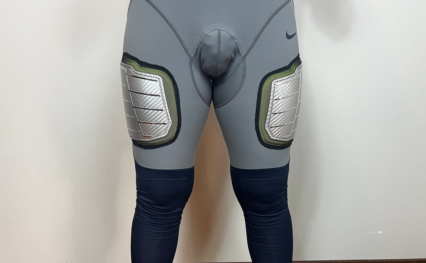 Nike Pro Combat Hyper-strong Tights (L, XL) - www.SportsTakeoff.com